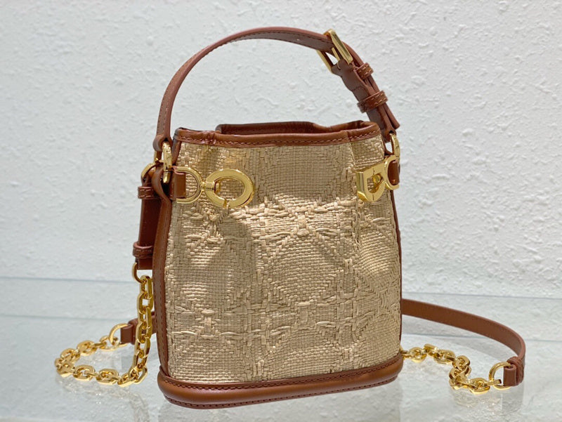 Dragons Bags Detail