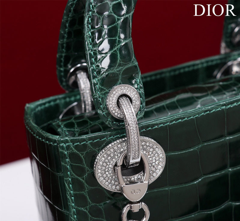 Dragons Bags Detail