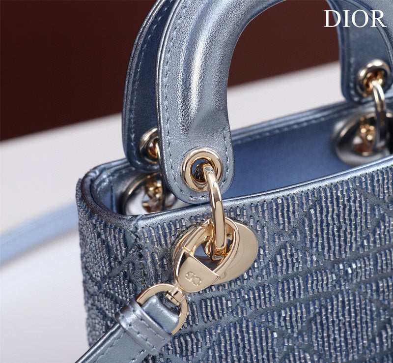 Dragons Bags Detail