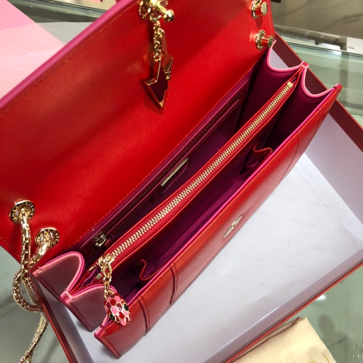 Dragons Bags Detail