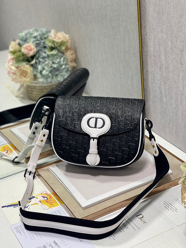 Dragons Bags Detail