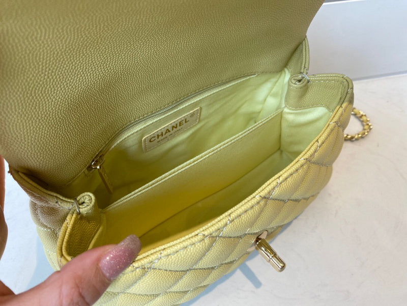 Dragons Bags Detail