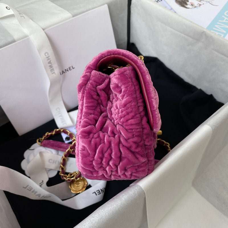 Dragons Bags Detail