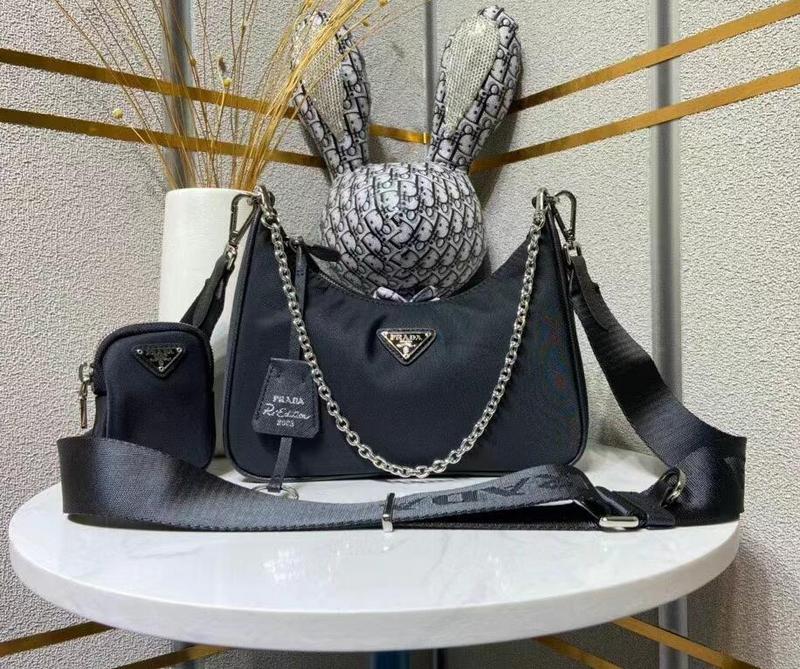 Dragons Bags Detail