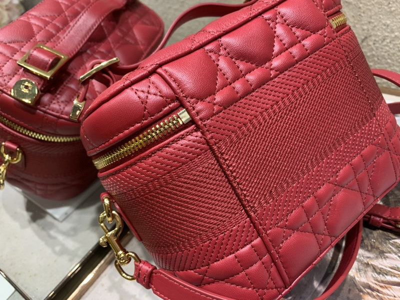 Dragons Bags Detail