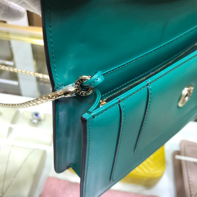 Dragons Bags Detail