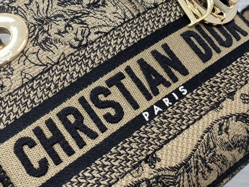 Dragons Bags Detail
