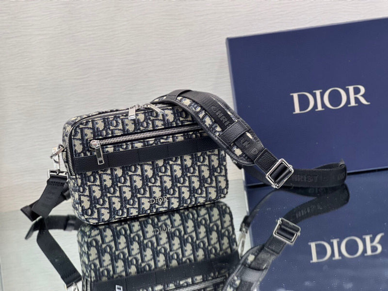 Dragons Bags Detail