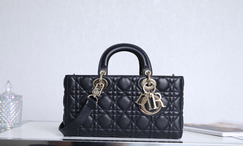 Dragons Bags Detail