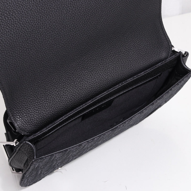 Dragons Bags Detail