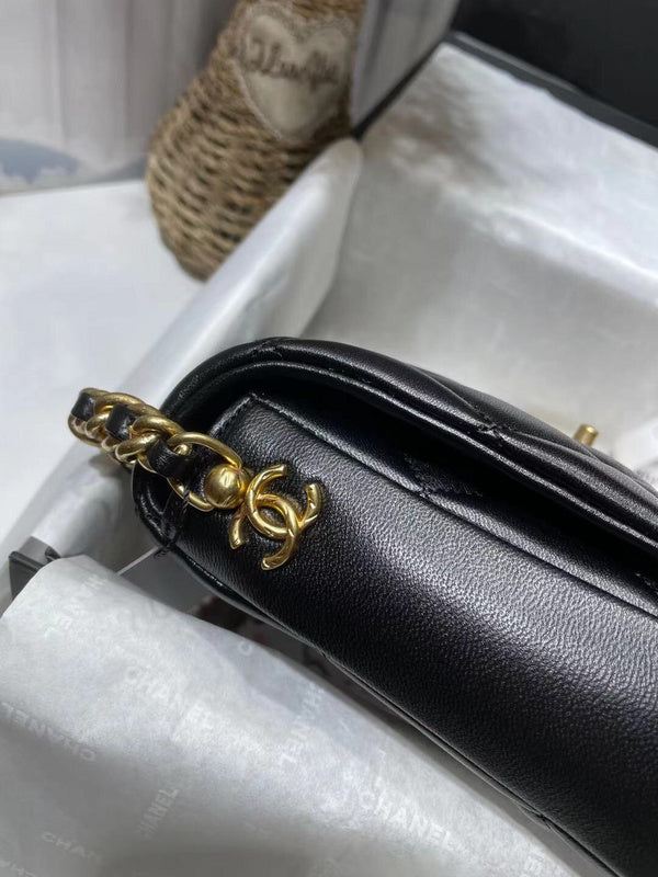 Dragons Bags Detail