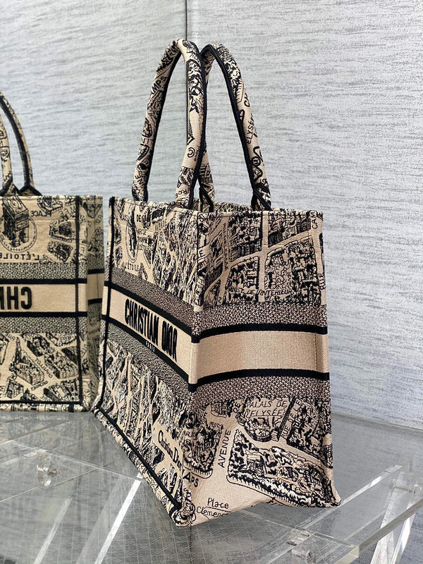 Dragons Bags Detail