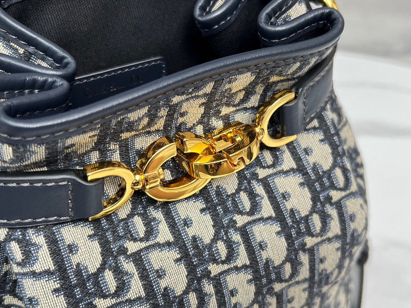 Dragons Bags Detail