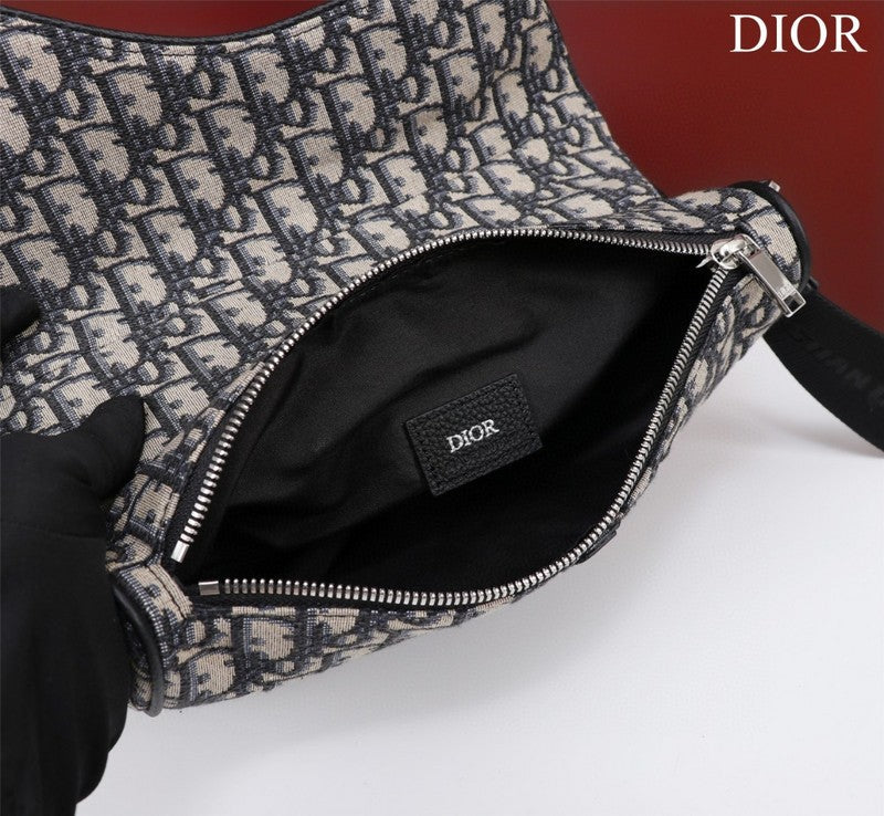 Dragons Bags Detail