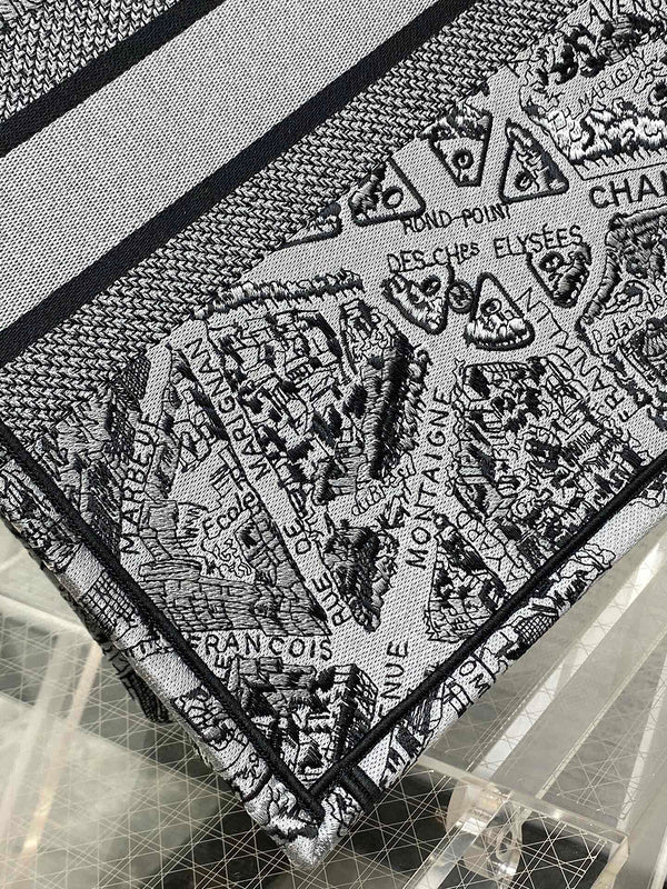 Dragons Bags Detail