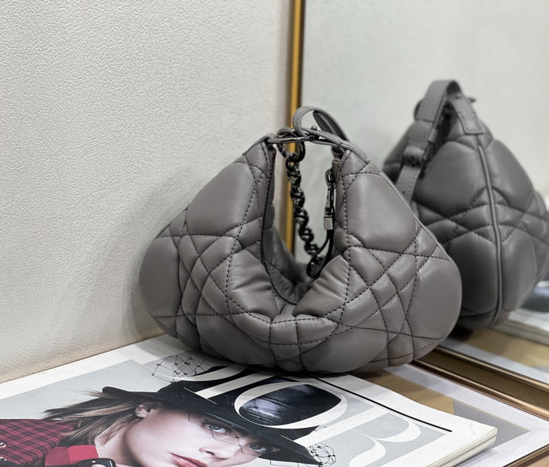 Dragons Bags Detail
