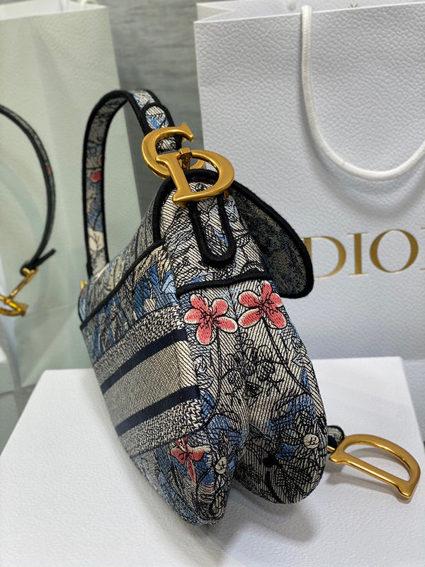 Dragons Bags Detail