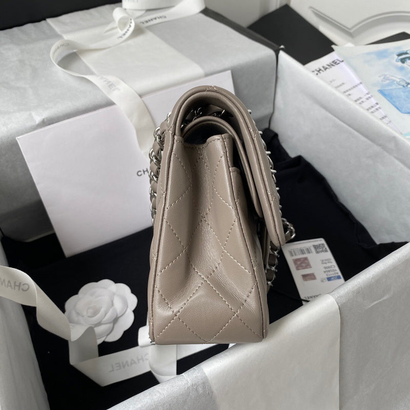 Dragons Bags Detail