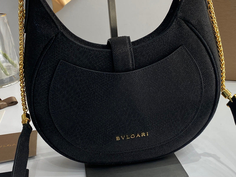 Dragons Bags Detail