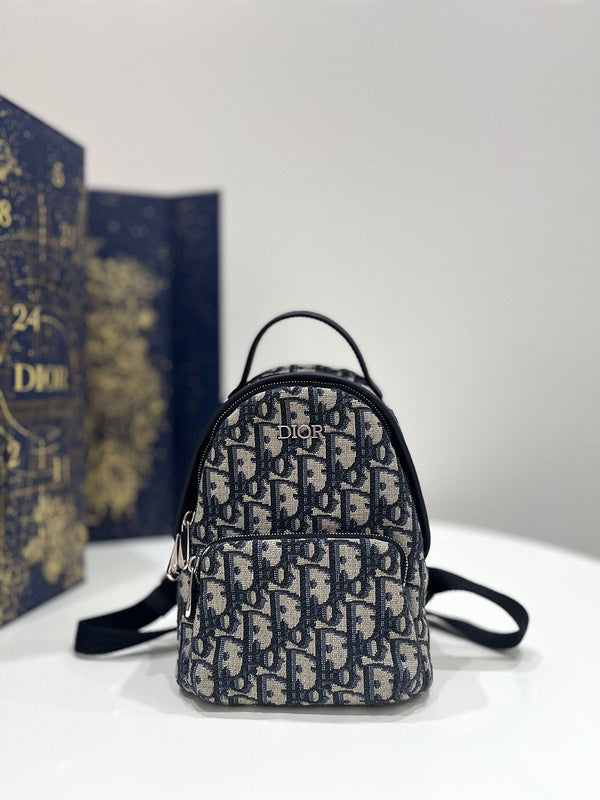 Dragons Bags Detail