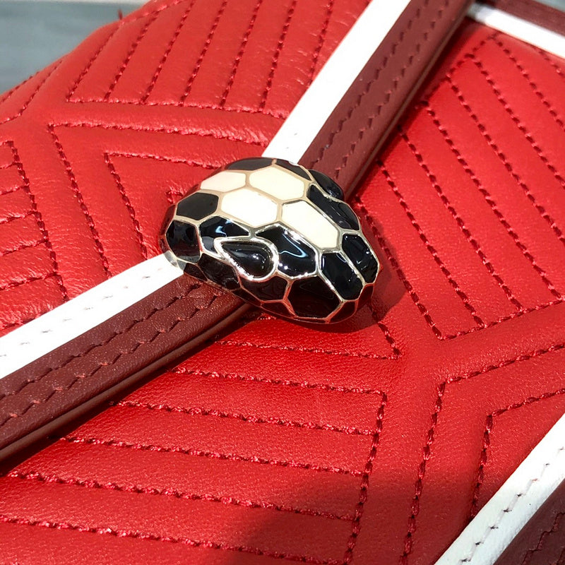 Dragons Bags Detail