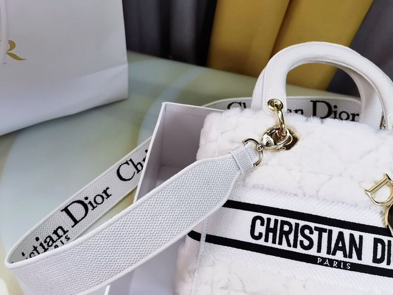 Dragons Bags Detail