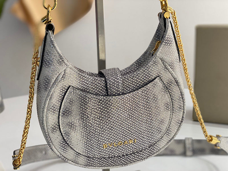 Dragons Bags Detail