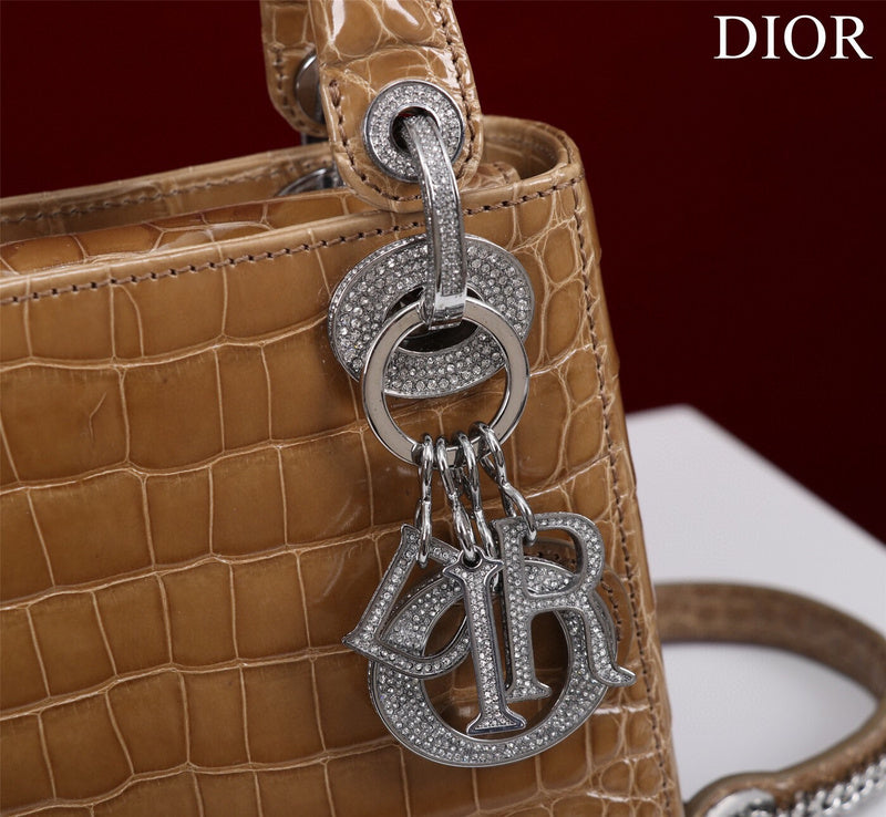 Dragons Bags Detail