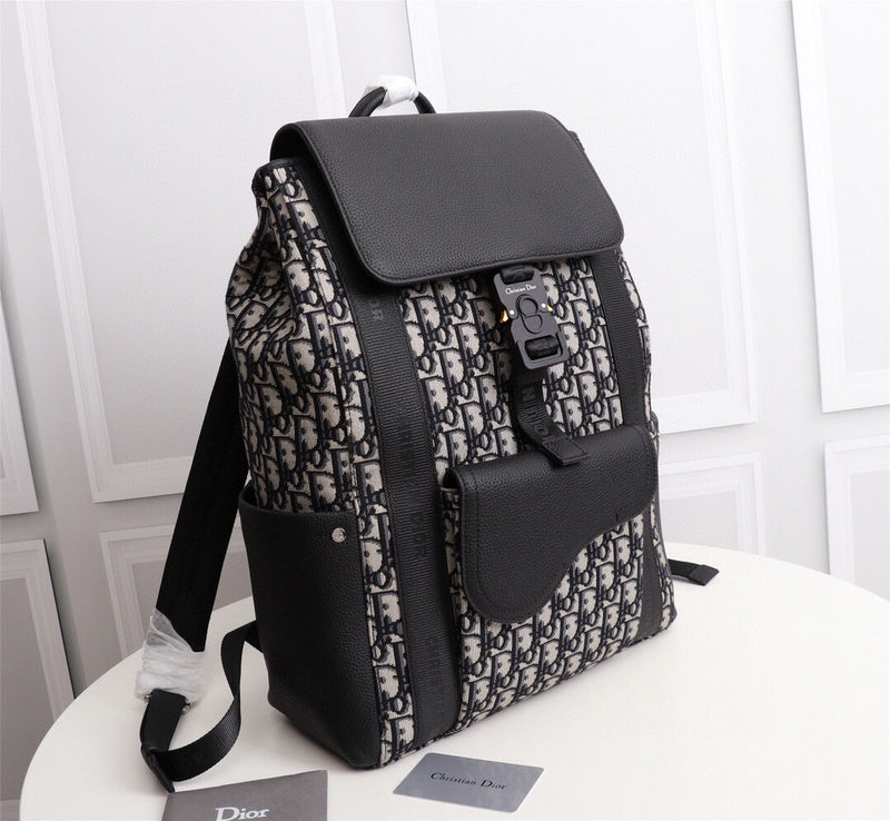 Dragons Bags Detail