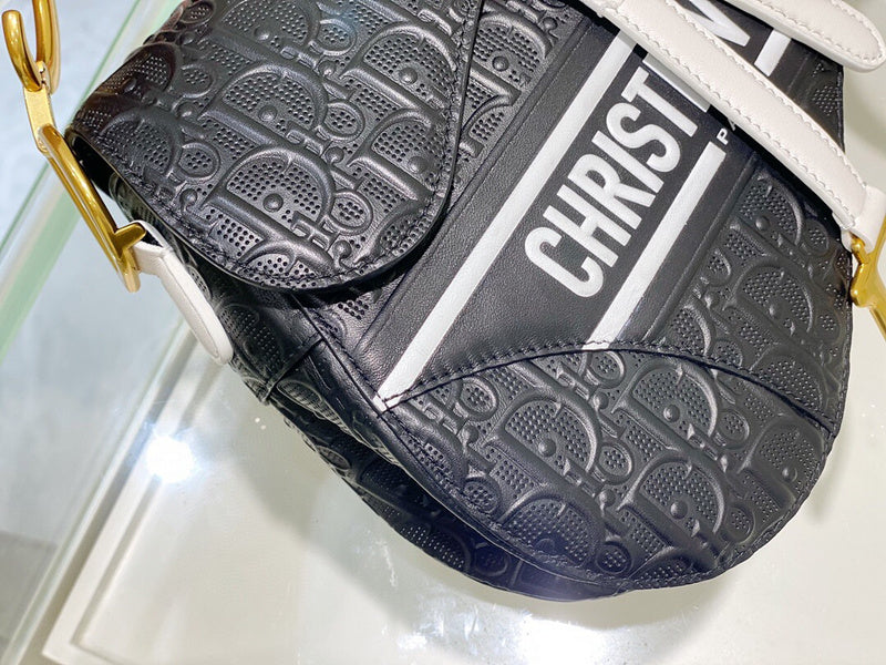 Dragons Bags Detail