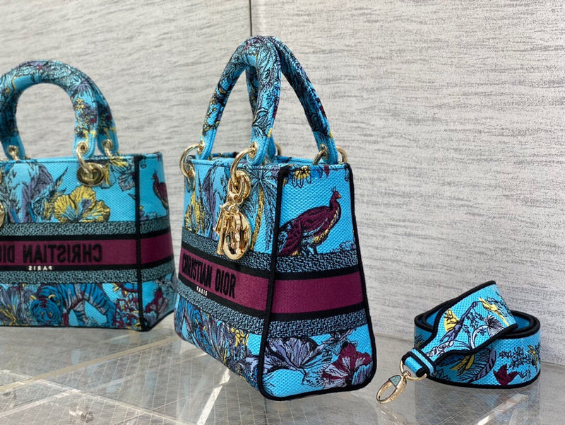 Dragons Bags Detail