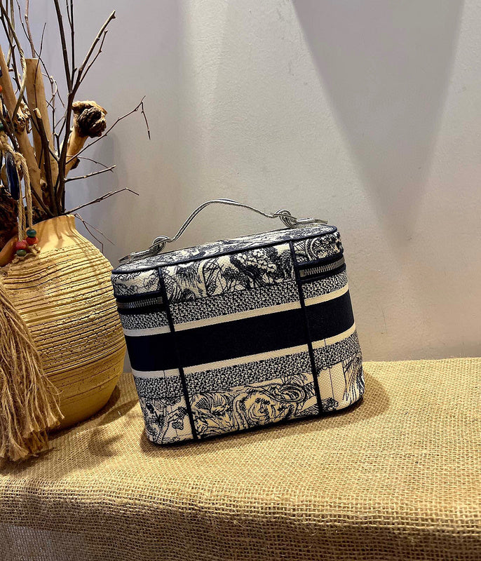 Dragons Bags Detail