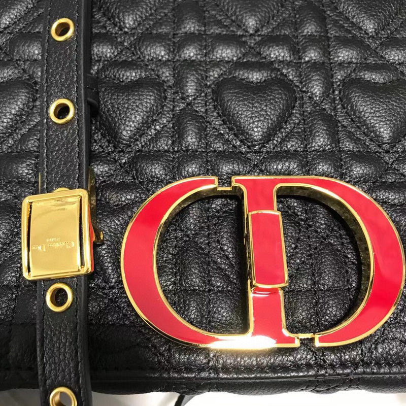 Dragons Bags Detail