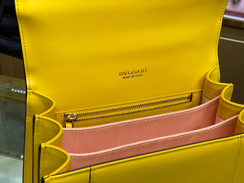 Dragons Bags Detail