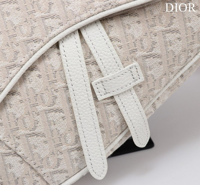 Dragons Bags Detail