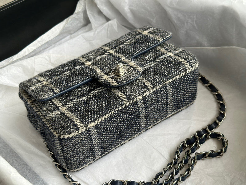 Dragons Bags Detail