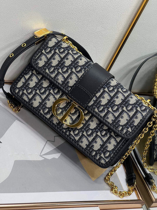 Dragons Bags Detail