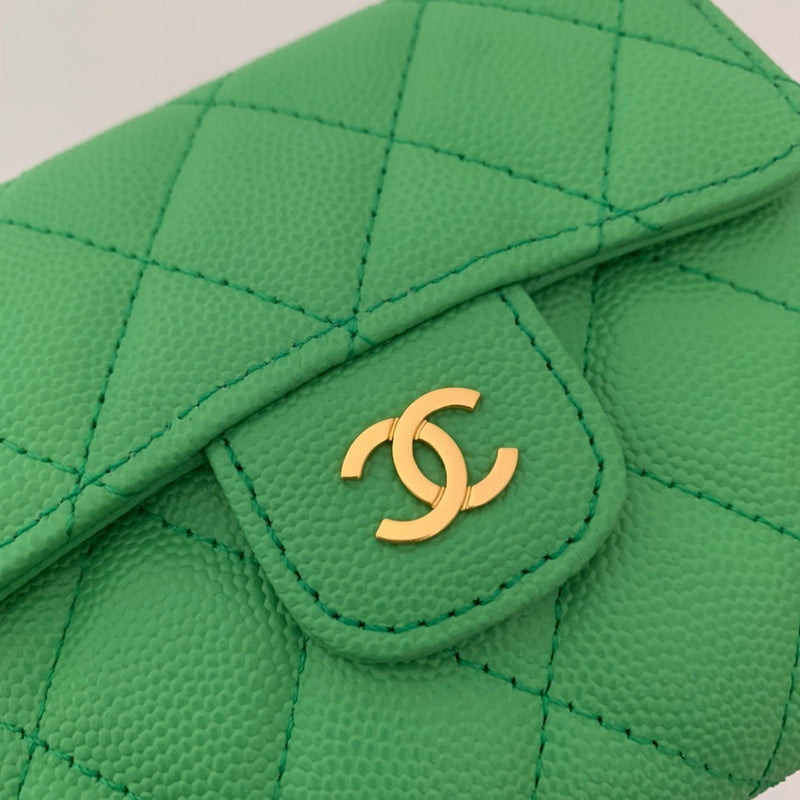 Dragons Bags Detail