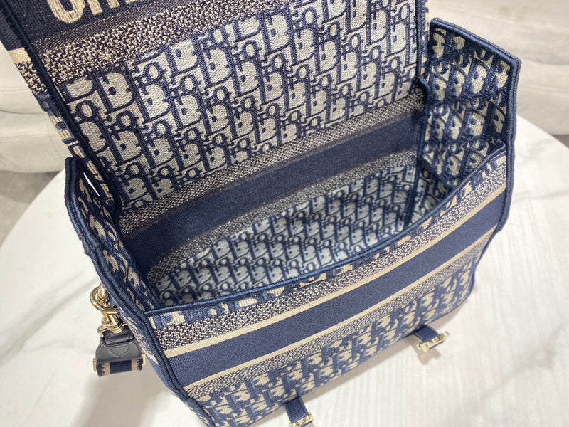 Dragons Bags Detail