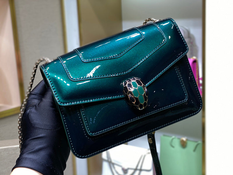 Dragons Bags Detail