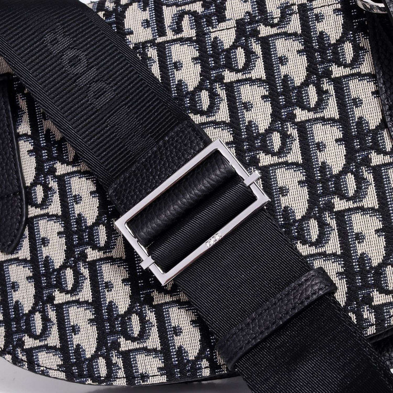 Dragons Bags Detail
