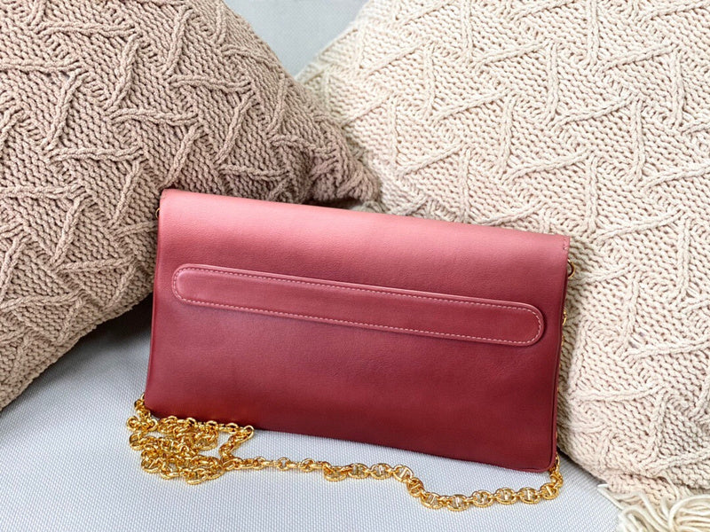 Dragons Bags Detail