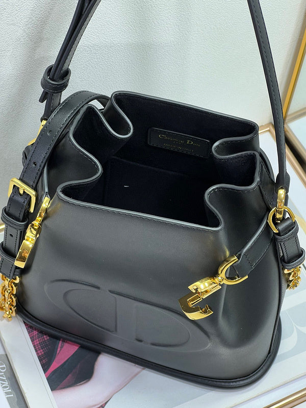 Dragons Bags Detail