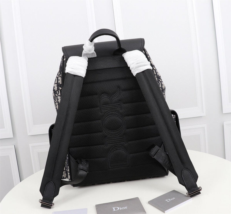 Dragons Bags Detail