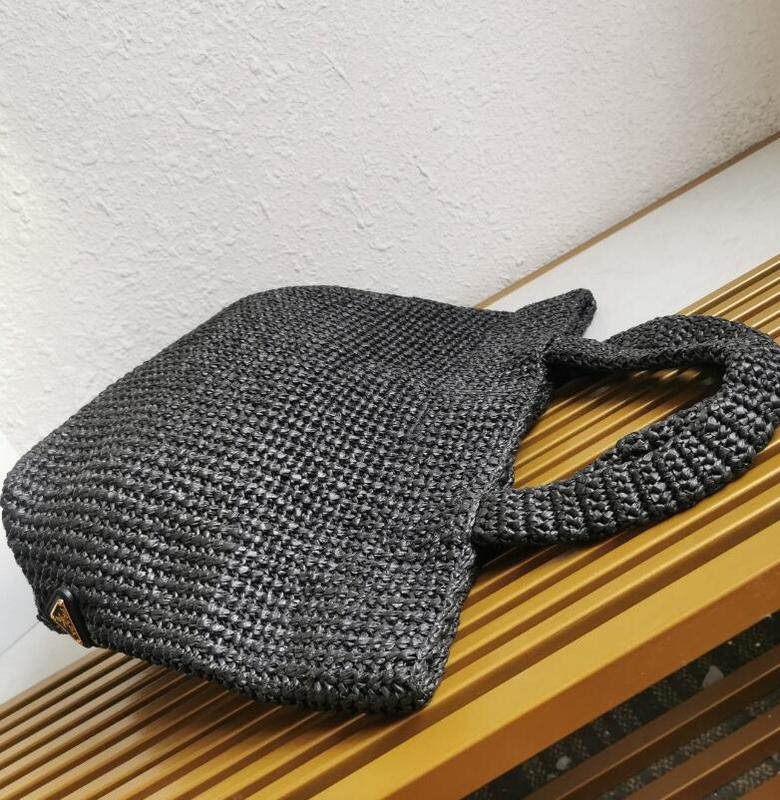 Dragons Bags Detail