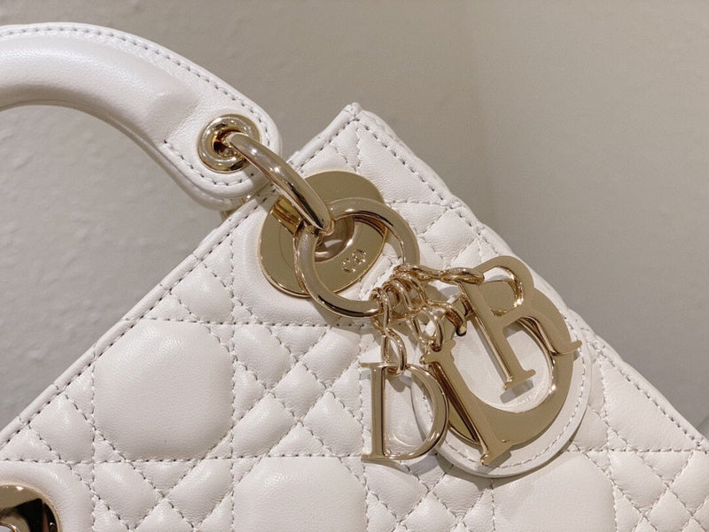 Dragons Bags Detail