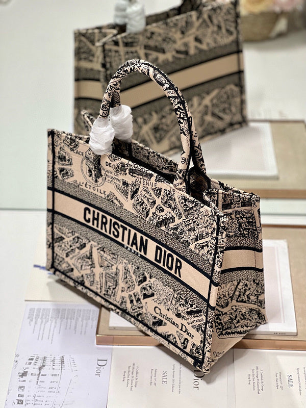 Dragons Bags Detail