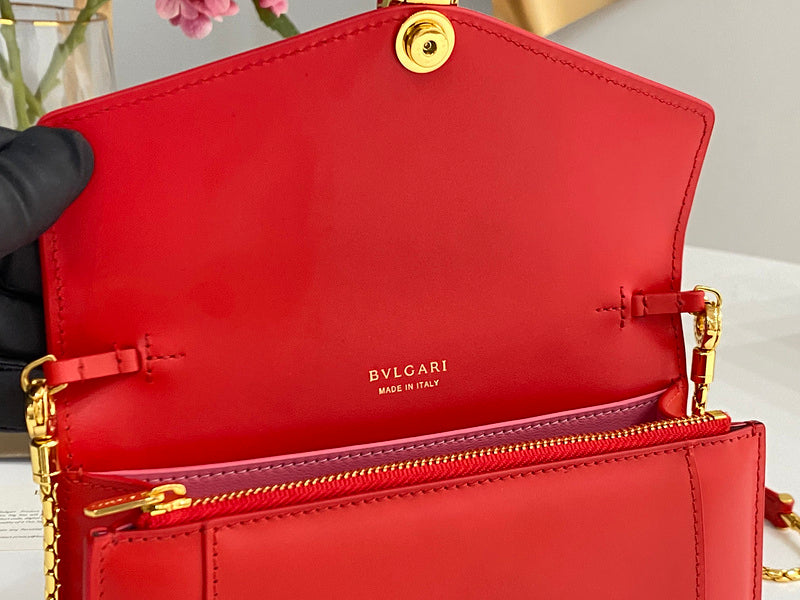 Dragons Bags Detail