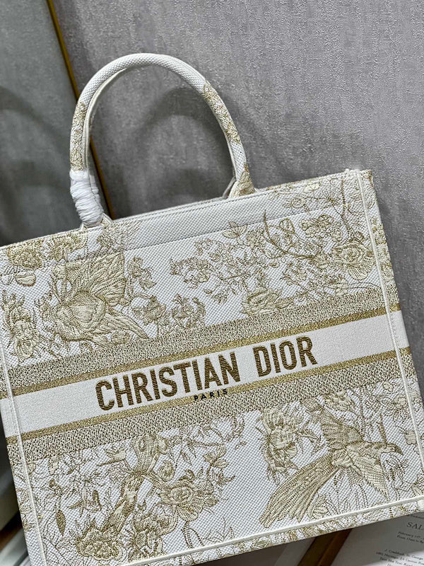 Dragons Bags Detail