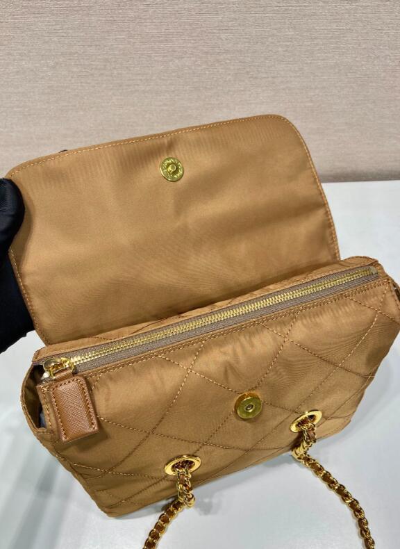 Dragons Bags Detail
